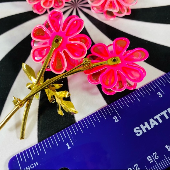 Authentic 1960s vintage cellophane, Posey clip earrings and brooch - Picture 3 of 8